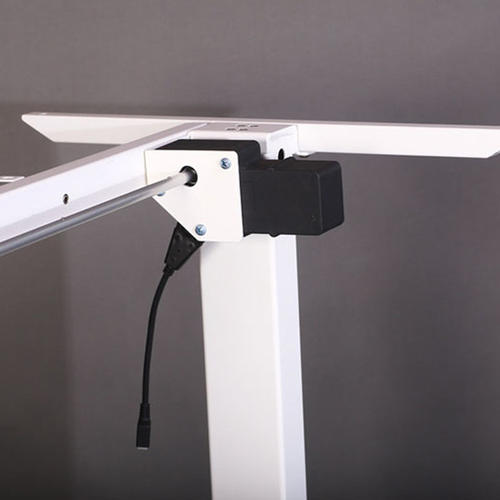 电动起落桌选甚么机电？